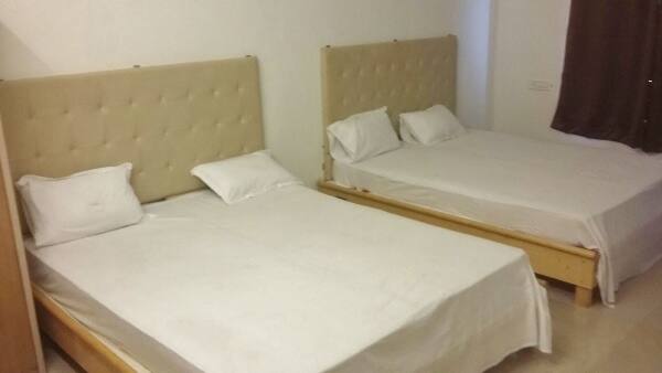 Hotel Goldshine Inn, Sendhwa 5